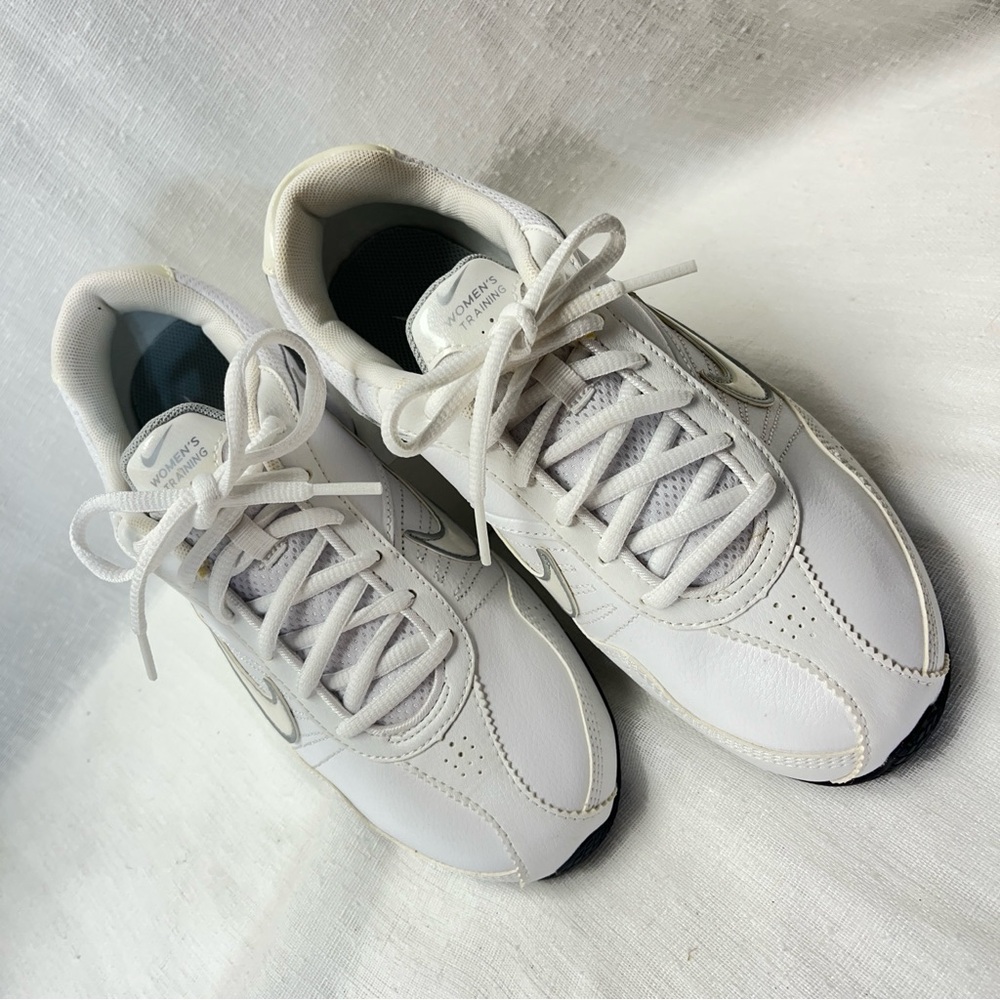 NWOT Nike Air Exceed White Leather Athletic Sneakers Women 7